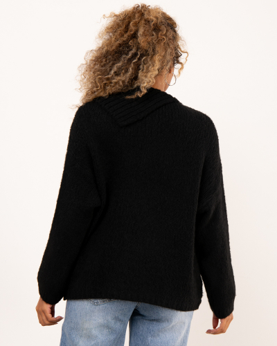 Pull maille col latéral